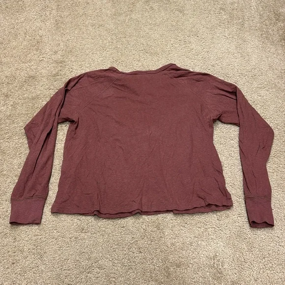 Old Navy women cropped Henley tee. Small - Picture 4 of 4